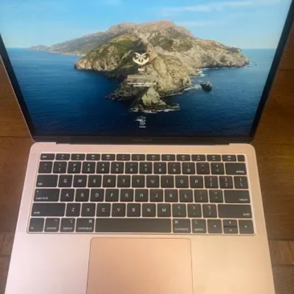 MacBook Air rose gold comes with receipt ,